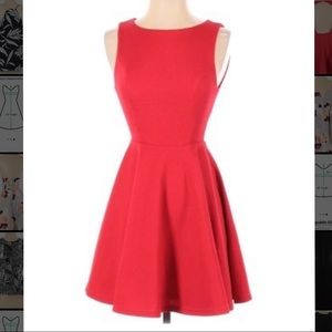 Lulu’s Sleeveless Red Short Open Back Dress